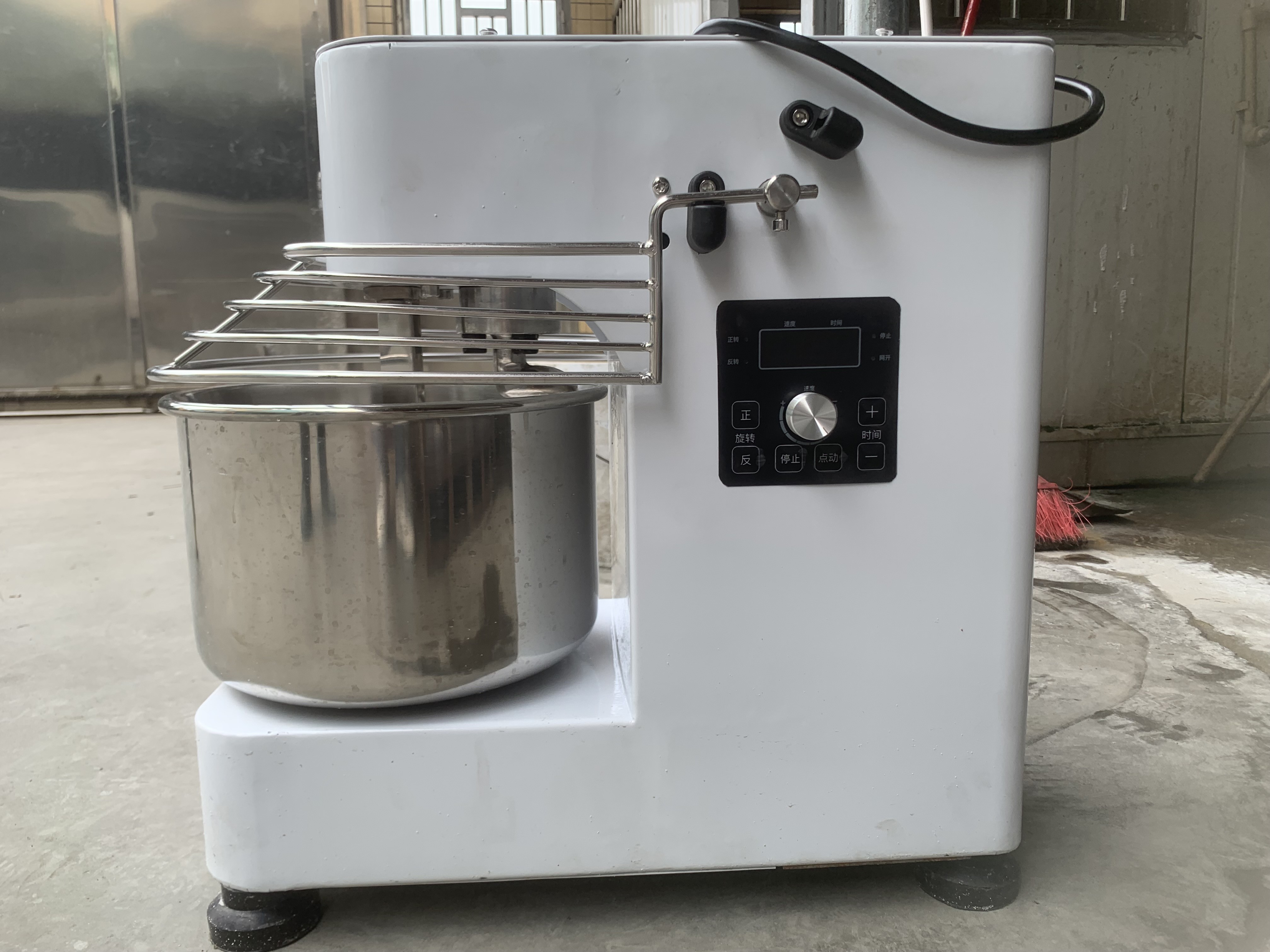 Commercial Pizza Dough Mixer Machine 7QT Bowl Volume 3KG Flour Bakery Spiral Dough Mixer